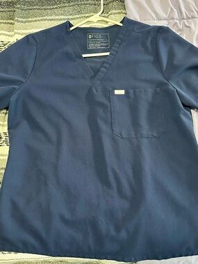 Figs Women’s V-Neck Scrub Top & Bottoms Navy Blue